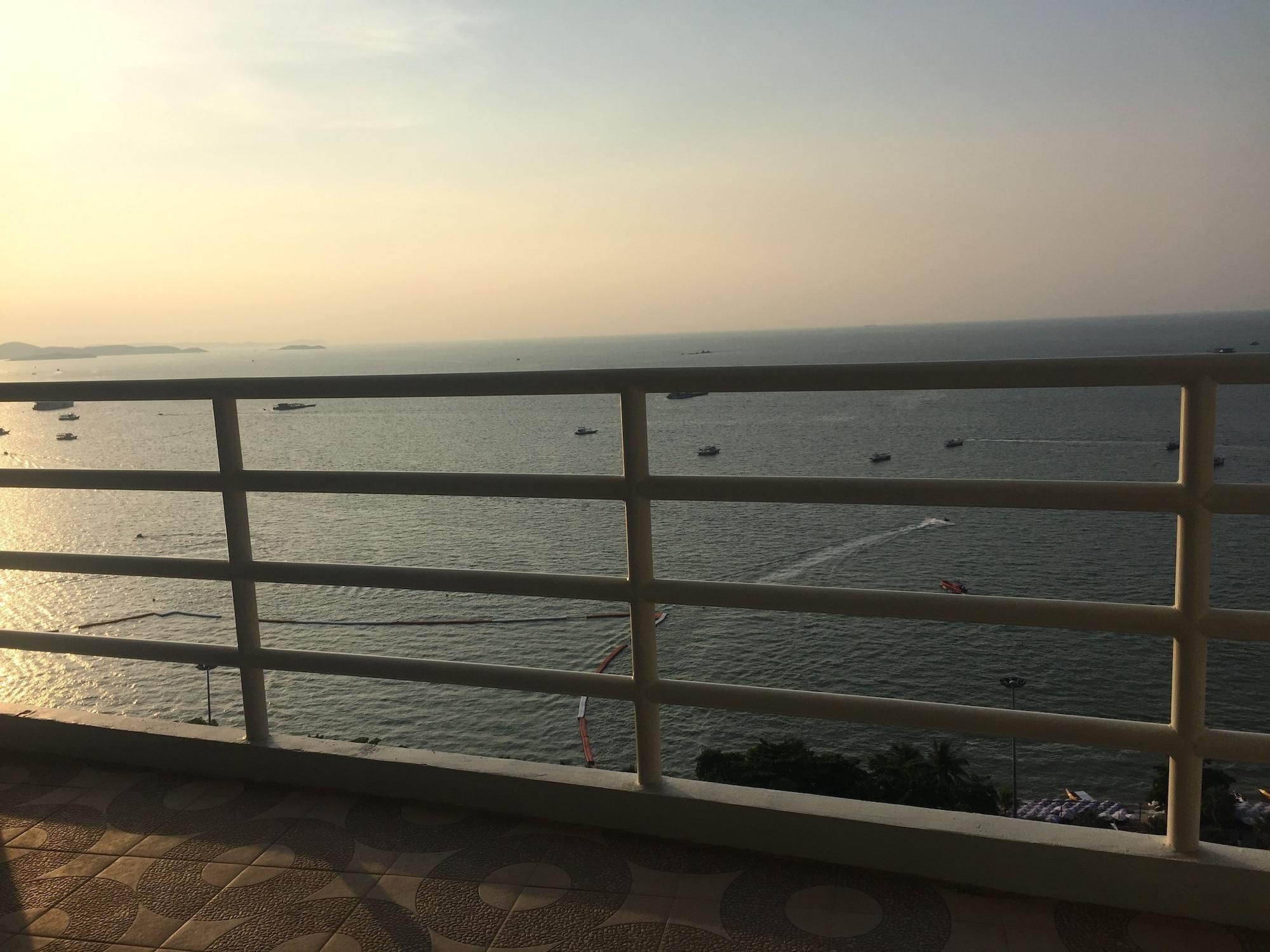 View Talay 6 Condominium By Honey Pattaya Buitenkant foto